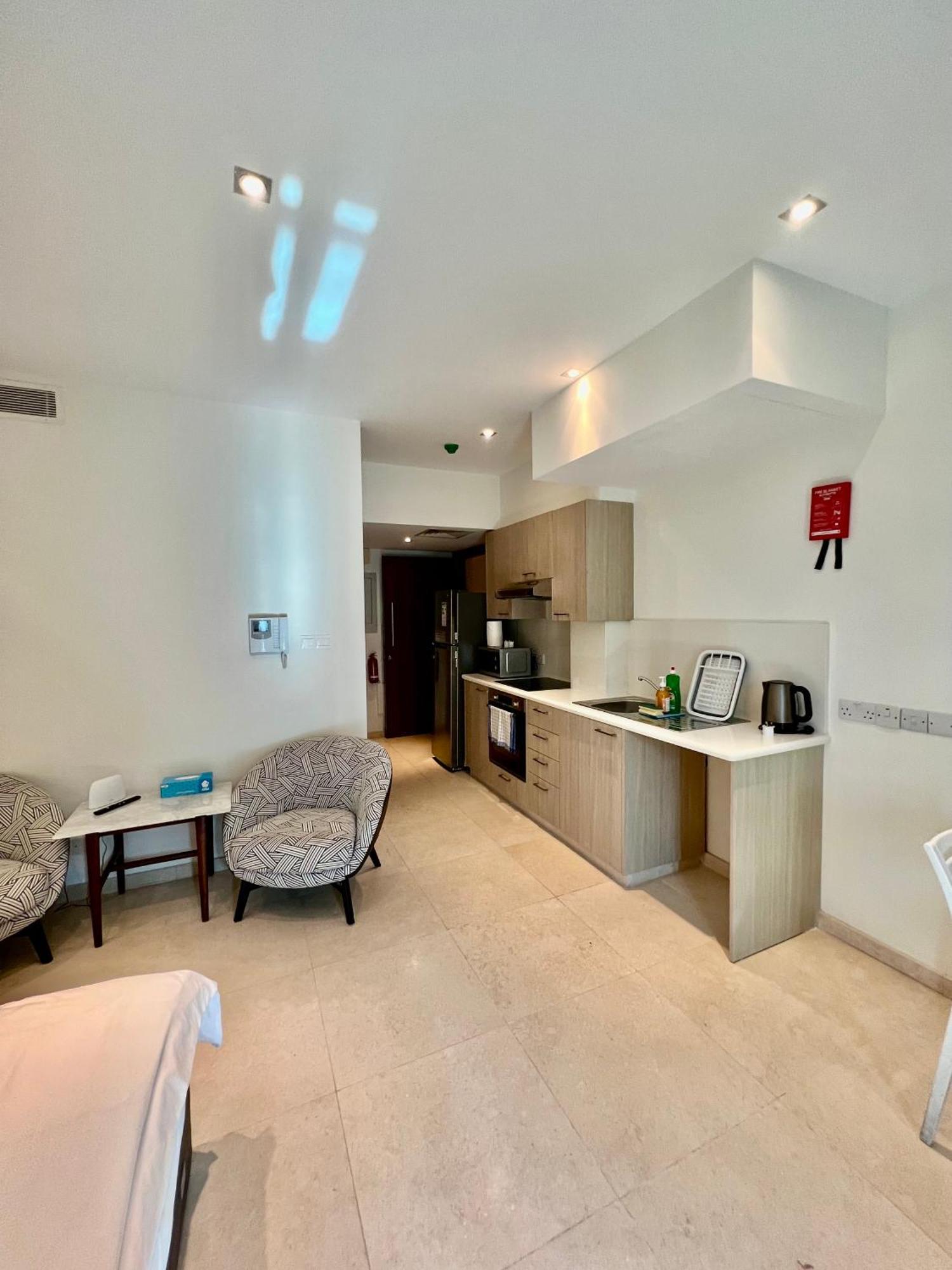 Aphrodite Plaza Larnaka Zimmer foto